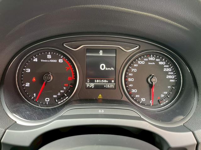 Ａ３ スポーツバック１．４ＴＦＳＩ　正規Ｄ車　黒インテリア　ＭＭＩナビゲーション　地デジ　Ｂカメラ＆パーキングエイド　コンビニエンスＰＫＧ　アドバンスドキー　バイキセノンＨＬ　ＡＣＣ　純正１６ＡＷ　禁煙（38枚目）