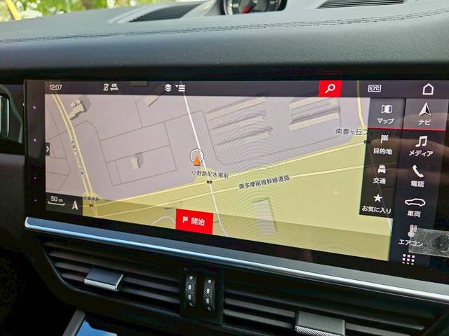 カイエンクーペ カイエンＧＴＳ　クーペ　Ｖ８ツインターボ　右Ｈ正規Ｄ　スポクロ　パノラマＲ　カーボンインテリア　黒半革　シートヒーター　ＰＣＭナビ地デジ　全周Ｃ　ＡＣＣ＆ＬＣＡ　ＬＥＤマトリＨＬ　ＰＡＳＭ　スポエグ　赤キャリパー　純正２２ＡＷ　禁煙　１オーナー（15枚目）