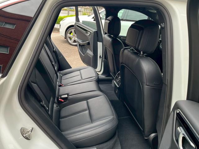 PORSCHE MACAN MACAN S