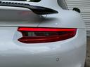 911 911ターボS 後期型 右H 水平対向6気筒ツインターボ スポクロ ガラスSR 赤革 ベンチレーター PCMナビ地デジ Burmester Bカメラ 電動格納ミラー LEDライト エントリーD PDCC 黄キャリパー Fリフト 純正20AW 禁煙(4枚目)