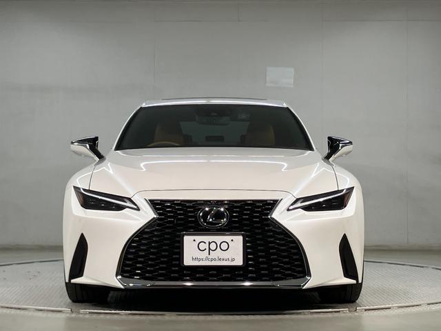 ＩＳ ＩＳ３００　バージョンＬ　認定中古車・２年保証・パノラミックビューモニター・ムーンルーフ付車　衝突被害軽減システム　ＥＴＣ　１９インチアルミホイール　オートクルーズコントロール　革シート　ドライブレコーダー　ＣＤ　メモリーナビ（3枚目）