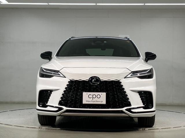 ＲＸ ＲＸ５００ｈ　Ｆスポーツパフォーマンス　ＲＸ５００ｈ　Ｆスポーツパフォーマンス（５名）／オレンジブレーキキャリパ・ルーフレール・輻射ヒーター・パノラマルーフ付車（3枚目）