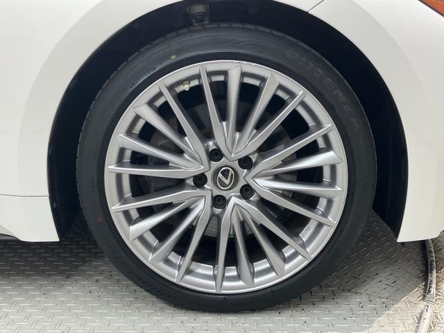 IS IS300h バージョンL 認定中古車・2年保証・パノラミックビューモニター付車(17枚目)