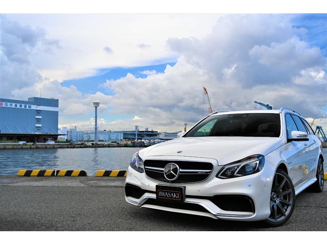 Ｅクラスステーションワゴン Ｅ６３　ＡＭＧ　４マチック　ステーションワゴン　後期Ｗ２１２後期正規ディーラー車左ハンドル法人禁煙屋根保管走行４．７万ＫｍＯＰカラーダイヤモンドホワイトパール黒本革ハーマンガードンＯＰチタングレー１９インチ（27枚目）