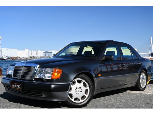 ５００Ｅ　ドイツ本国新車並行法人１オナ禁煙屋根保管走行６．８万Ｋｍブルーブラック＆黒本革ウォールナットウッドパネルスポーツステアリングタイヤ４本新品交換済(24枚目)