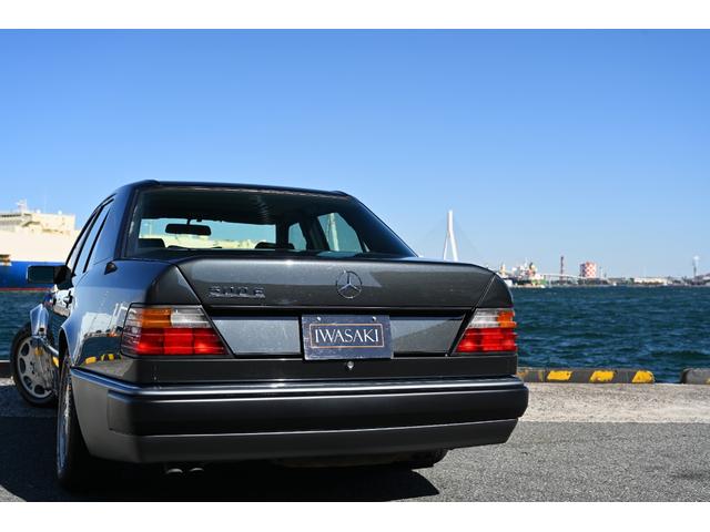 ５００Ｅ　ドイツ本国新車並行法人１オナ禁煙屋根保管走行６．８万Ｋｍブルーブラック＆黒本革ウォールナットウッドパネルスポーツステアリングタイヤ４本新品交換済(52枚目)