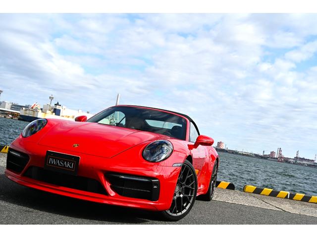 ９１１ ９１１カレラ４　カブリオレ　現行９９２カレラ４カブリオレ左ハンドル法人禁煙屋根保管走行０．４万Ｋｍガーズレッド＆ブラックフルレザーインテリアベンチレータースポクロスポエキＲＳスパイダー２０インチＬＥＤヘッドライト電動黒幌（28枚目）