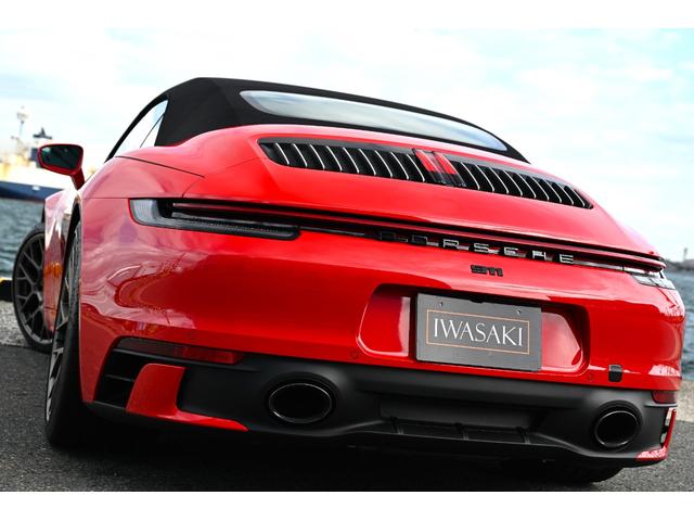 ９１１ ９１１カレラ４　カブリオレ　現行９９２カレラ４カブリオレ左ハンドル法人禁煙屋根保管走行０．４万Ｋｍガーズレッド＆ブラックフルレザーインテリアベンチレータースポクロスポエキＲＳスパイダー２０インチＬＥＤヘッドライト電動黒幌（49枚目）