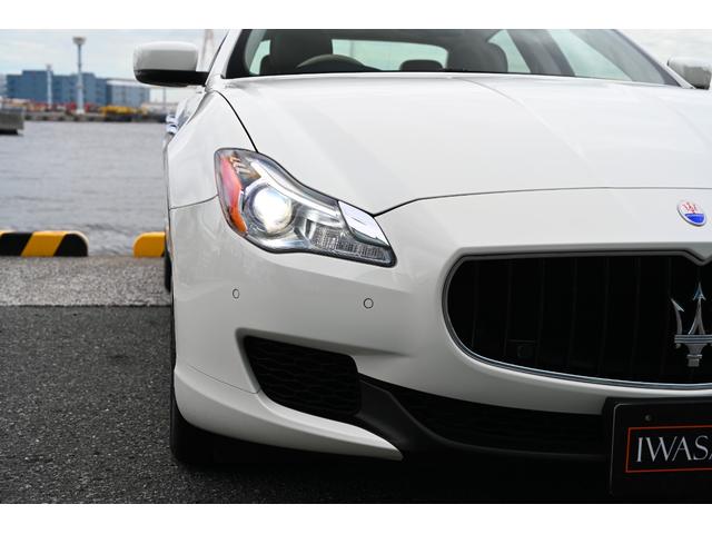 クアトロポルテ GT S 法人1オナ禁煙屋根保管走行0.9万Km右ハンドル正規ディーラー車ホワイト/サッビアフルレザーインテリアシートヒーターOPチターノ20インチアルミ純正HDDナビ地デジBluetoothオーディオBカメラ(31枚目)