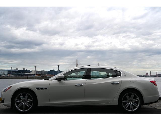 クアトロポルテ GT S 法人1オナ禁煙屋根保管走行0.9万Km右ハンドル正規ディーラー車ホワイト/サッビアフルレザーインテリアシートヒーターOPチターノ20インチアルミ純正HDDナビ地デジBluetoothオーディオBカメラ(39枚目)