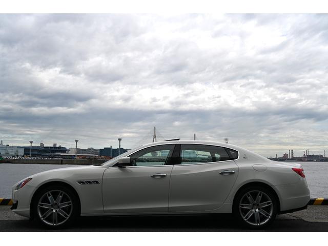 クアトロポルテ GT S 法人1オナ禁煙屋根保管走行0.9万Km右ハンドル正規ディーラー車ホワイト/サッビアフルレザーインテリアシートヒーターOPチターノ20インチアルミ純正HDDナビ地デジBluetoothオーディオBカメラ(40枚目)