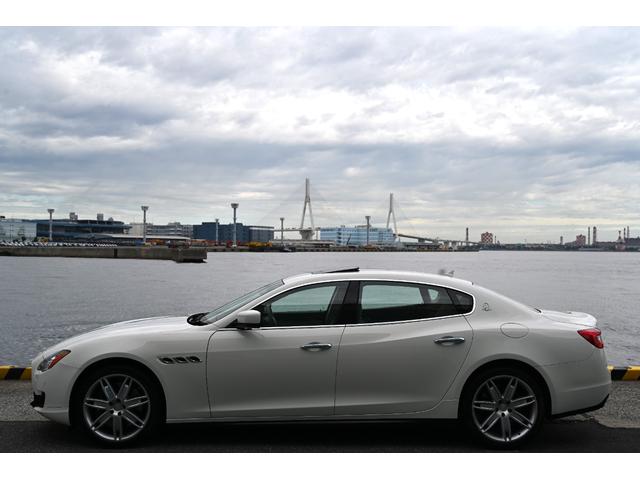 クアトロポルテ GT S 法人1オナ禁煙屋根保管走行0.9万Km右ハンドル正規ディーラー車ホワイト/サッビアフルレザーインテリアシートヒーターOPチターノ20インチアルミ純正HDDナビ地デジBluetoothオーディオBカメラ(41枚目)