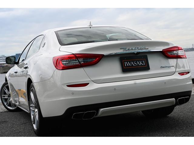 クアトロポルテ GT S 法人1オナ禁煙屋根保管走行0.9万Km右ハンドル正規ディーラー車ホワイト/サッビアフルレザーインテリアシートヒーターOPチターノ20インチアルミ純正HDDナビ地デジBluetoothオーディオBカメラ(46枚目)