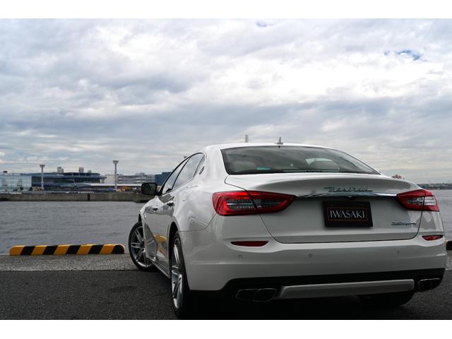 クアトロポルテ GT S 法人1オナ禁煙屋根保管走行0.9万Km右ハンドル正規ディーラー車ホワイト/サッビアフルレザーインテリアシートヒーターOPチターノ20インチアルミ純正HDDナビ地デジBluetoothオーディオBカメラ(49枚目)