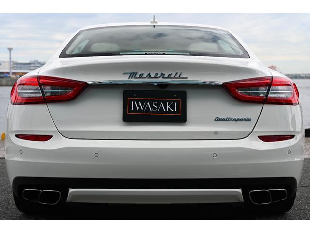 クアトロポルテ GT S 法人1オナ禁煙屋根保管走行0.9万Km右ハンドル正規ディーラー車ホワイト/サッビアフルレザーインテリアシートヒーターOPチターノ20インチアルミ純正HDDナビ地デジBluetoothオーディオBカメラ(52枚目)