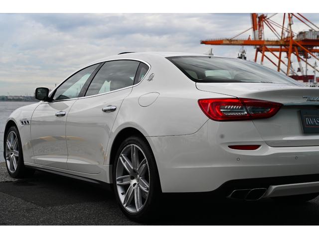 クアトロポルテ GT S 法人1オナ禁煙屋根保管走行0.9万Km右ハンドル正規ディーラー車ホワイト/サッビアフルレザーインテリアシートヒーターOPチターノ20インチアルミ純正HDDナビ地デジBluetoothオーディオBカメラ(55枚目)