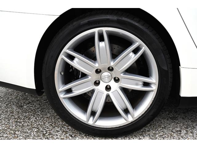 クアトロポルテ GT S 法人1オナ禁煙屋根保管走行0.9万Km右ハンドル正規ディーラー車ホワイト/サッビアフルレザーインテリアシートヒーターOPチターノ20インチアルミ純正HDDナビ地デジBluetoothオーディオBカメラ(66枚目)