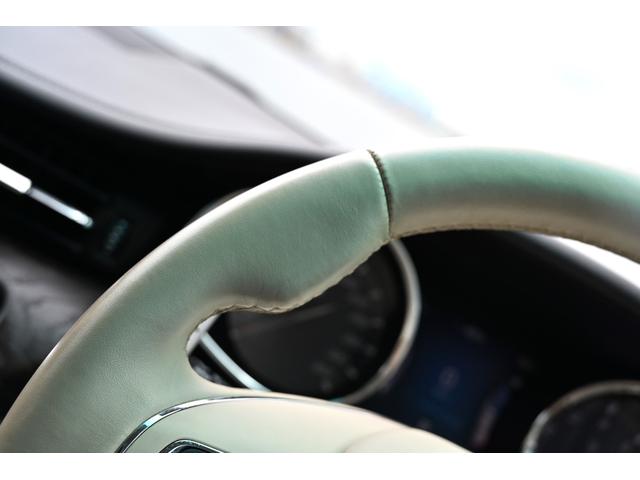 クアトロポルテ GT S 法人1オナ禁煙屋根保管走行0.9万Km右ハンドル正規ディーラー車ホワイト/サッビアフルレザーインテリアシートヒーターOPチターノ20インチアルミ純正HDDナビ地デジBluetoothオーディオBカメラ(72枚目)