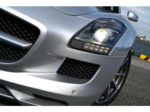 ＳＬＳ ＡＭＧ ベースグレード　正規ディーラー車　左ハンドル　法人禁煙屋根保管雨天未ＯＰパフォーマンスパッケージ１（カーボンブレーキ・Ｐステア・ＡＭＧスポーツサス　クラシックレッドフルレザー鍛造Ｆ１９Ｒ２０ＡＷ（13枚目）