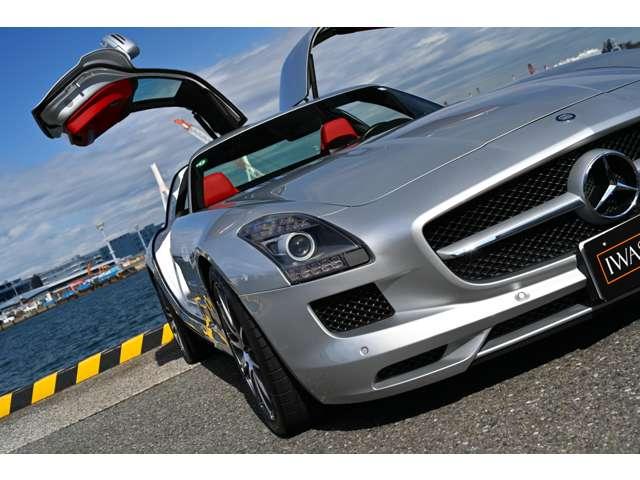 ＳＬＳ ＡＭＧ ベースグレード　正規ディーラー車　左ハンドル　法人禁煙屋根保管雨天未ＯＰパフォーマンスパッケージ１（カーボンブレーキ・Ｐステア・ＡＭＧスポーツサス　クラシックレッドフルレザー鍛造Ｆ１９Ｒ２０ＡＷ（32枚目）