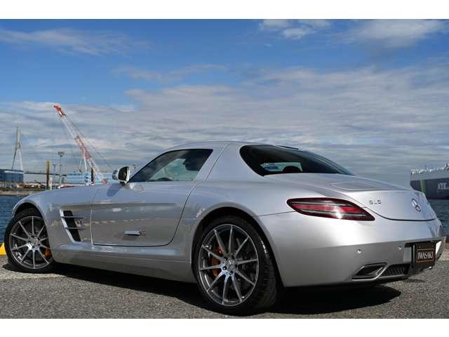 ＳＬＳ ＡＭＧ ベースグレード　正規ディーラー車　左ハンドル　法人禁煙屋根保管雨天未ＯＰパフォーマンスパッケージ１（カーボンブレーキ・Ｐステア・ＡＭＧスポーツサス　クラシックレッドフルレザー鍛造Ｆ１９Ｒ２０ＡＷ（42枚目）