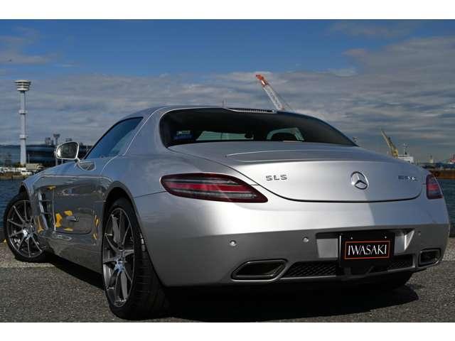 ＳＬＳ ＡＭＧ ベースグレード　正規ディーラー車　左ハンドル　法人禁煙屋根保管雨天未ＯＰパフォーマンスパッケージ１（カーボンブレーキ・Ｐステア・ＡＭＧスポーツサス　クラシックレッドフルレザー鍛造Ｆ１９Ｒ２０ＡＷ（44枚目）
