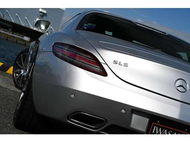 ＳＬＳ ＡＭＧ ベースグレード　正規ディーラー車　左ハンドル　法人禁煙屋根保管雨天未ＯＰパフォーマンスパッケージ１（カーボンブレーキ・Ｐステア・ＡＭＧスポーツサス　クラシックレッドフルレザー鍛造Ｆ１９Ｒ２０ＡＷ（45枚目）