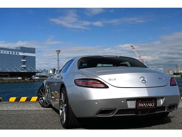 ＳＬＳ ＡＭＧ ベースグレード　正規ディーラー車　左ハンドル　法人禁煙屋根保管雨天未ＯＰパフォーマンスパッケージ１（カーボンブレーキ・Ｐステア・ＡＭＧスポーツサス　クラシックレッドフルレザー鍛造Ｆ１９Ｒ２０ＡＷ（50枚目）
