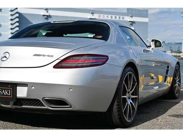 ＳＬＳ ＡＭＧ ベースグレード　正規ディーラー車　左ハンドル　法人禁煙屋根保管雨天未ＯＰパフォーマンスパッケージ１（カーボンブレーキ・Ｐステア・ＡＭＧスポーツサス　クラシックレッドフルレザー鍛造Ｆ１９Ｒ２０ＡＷ（59枚目）