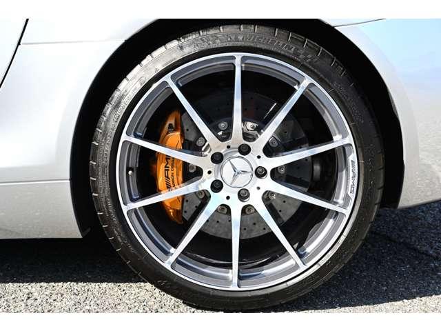 ＳＬＳ ＡＭＧ ベースグレード　正規ディーラー車　左ハンドル　法人禁煙屋根保管雨天未ＯＰパフォーマンスパッケージ１（カーボンブレーキ・Ｐステア・ＡＭＧスポーツサス　クラシックレッドフルレザー鍛造Ｆ１９Ｒ２０ＡＷ（64枚目）