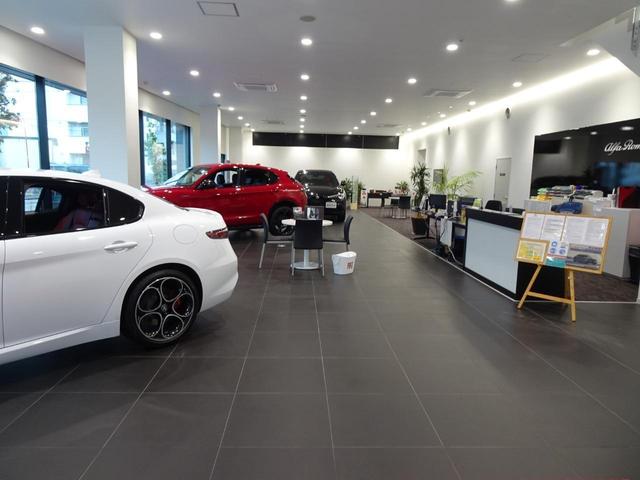 トナーレ プラグインハイブリッドＱ４　ヴェローチェ　電動本革シート　シートヒーター＆ベンチレション　ＡＣＣ　レーンキープアシスト　衝突軽減ブレーキ　純正ナビ　３６０℃アラウンドビュー　バックカメラ　Ｃａｒｐｌａｙ　純正２０インチアルミ　新車保証継承（51枚目）