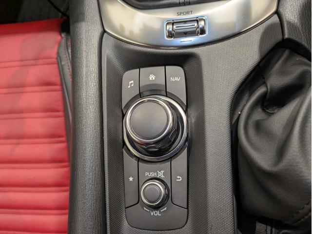 アバルト１２４ スパイダー ベースグレード　６速ＭＴ　レコモンマフラー　ナビレザーＰｋｇ（黒赤コンビレザー＆ヒーター）　純正ナビ地デジ　バックカメラ　クルコン　ＬＥＤヘッドライト　純正１７インチアルミ　ドラレコ　プッシュスタート　スマキー（23枚目）