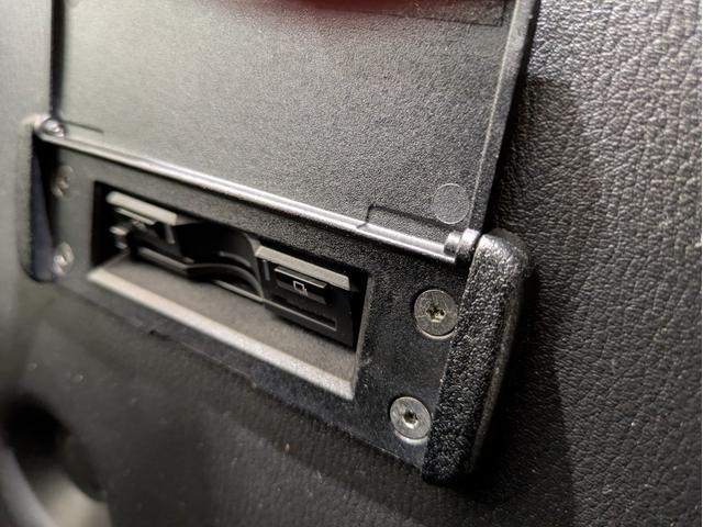 アバルト１２４ スパイダー ベースグレード　６速ＭＴ　レコモンマフラー　ナビレザーＰｋｇ（黒赤コンビレザー＆ヒーター）　純正ナビ地デジ　バックカメラ　クルコン　ＬＥＤヘッドライト　純正１７インチアルミ　ドラレコ　プッシュスタート　スマキー（32枚目）