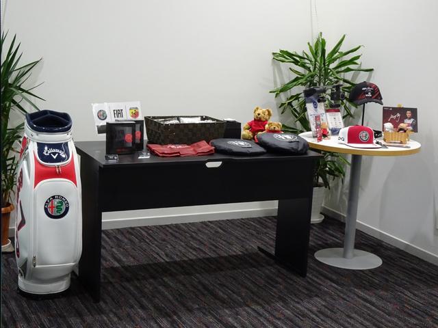 アバルト595C ツーリズモ MYS メイクユアスコーピオン 専用色 赤レザー カロッツェリアインダッシュナビ フルセグ バックカメラ Bluetooth パドルシフト キセノンヘッドライト 純正17インチアルミ ドラレコ ETC(41枚目)