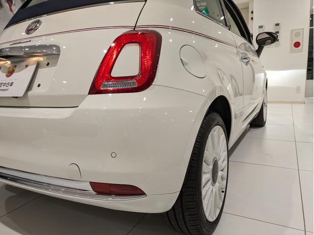 500C ドルチェヴィータ 100台限定車 専用ソフトトップ クロームボンネットライン 専用16インチアルミ ボディーレッドラインデカール 専用ハーフレザーシート キセノンヘッドライト リアパークセンサー CarPlay ETC(10枚目)