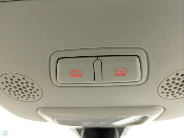 500C ドルチェヴィータ 100台限定車 専用ソフトトップ クロームボンネットライン 専用16インチアルミ ボディーレッドラインデカール 専用ハーフレザーシート キセノンヘッドライト リアパークセンサー CarPlay ETC(28枚目)