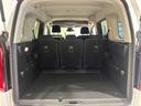 後ろのシートを倒せば大きな荷物も積み込めます!