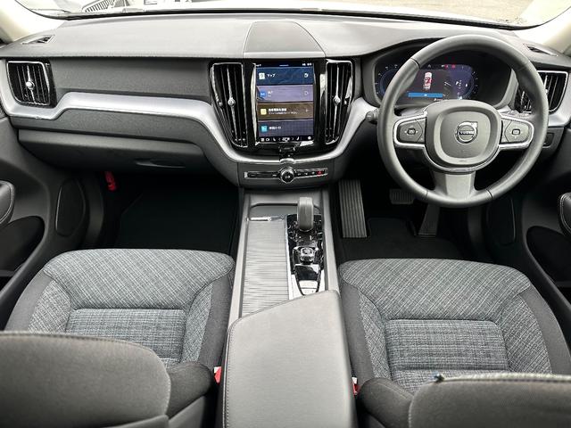 ＸＣ６０ Ｂ５　ＡＷＤ　モーメンタム　元弊社試乗車　シートヒーター　３６０度カメラ　電動パワーシート（12枚目）