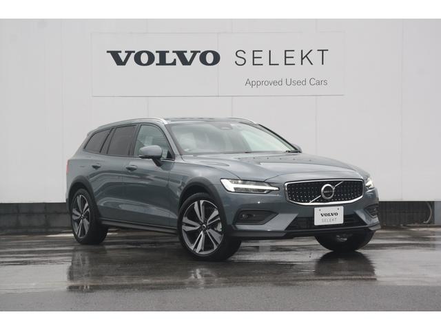 Ｖ６０ クロスカントリー　アルティメット　Ｂ５　ＡＷＤ　元弊社試乗車　Ｂ＆Ｗプレミアムサウンド　ベンチレーション　シートヒーター　マッサージ機能　３６０度カメラ（6枚目）