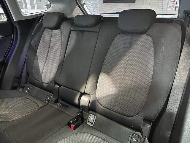 Ｘ１ ｘＤｒｉｖｅ　１８ｄ　１オ－ナ－　後期モデル　コンフォートパッケージ　前席パワ－シ－ト　ＬＥＤライト　電動テールゲート　ＰＤＣ　ドラレコ　純正ナビ　純正ホイール　タッチパネルモニター　ドライビングアシスト　ＥＴＣ　禁煙（34枚目）