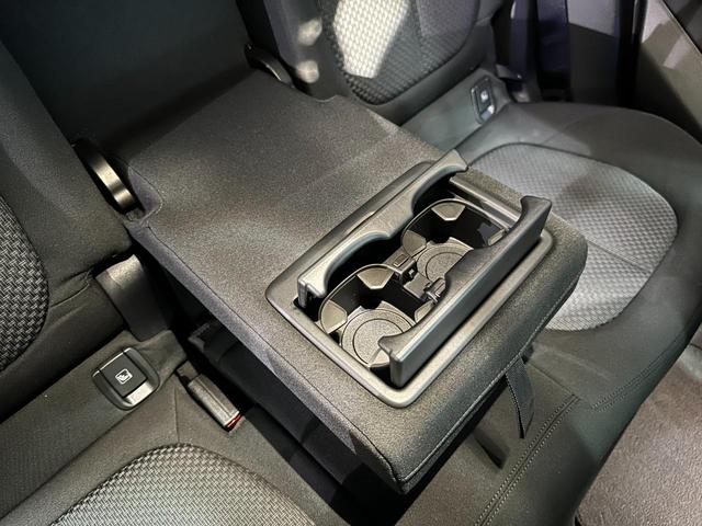 Ｘ１ ｘＤｒｉｖｅ　１８ｄ　１オ－ナ－　後期モデル　コンフォートパッケージ　前席パワ－シ－ト　ＬＥＤライト　電動テールゲート　ＰＤＣ　ドラレコ　純正ナビ　純正ホイール　タッチパネルモニター　ドライビングアシスト　ＥＴＣ　禁煙（35枚目）