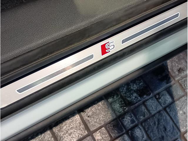 AUDI Q7 45 S LINE LIMITED