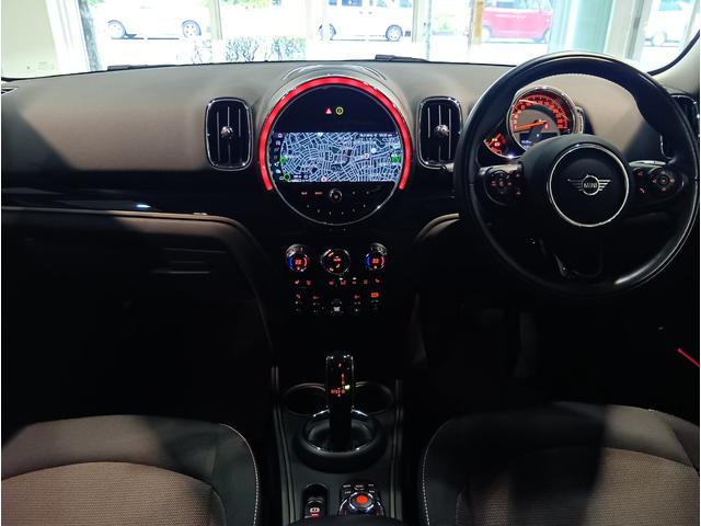 ＭＩＮＩ クーパーＤ　クロスオーバー　１オーナー　ディーラー記録Ｒ４　５　６　７あり　シートヒーター　パワーバックドア（フットオープン付）　バックカメラ　Ｂｌｕｅｔｏｏｔｈ　ドラレコ　アンビエントライト　純正ナビ　ルーフレール　トノカバー（3枚目）