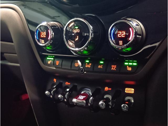 ＭＩＮＩ クーパーＤ　クロスオーバー　１オーナー　ディーラー記録Ｒ４　５　６　７あり　シートヒーター　パワーバックドア（フットオープン付）　バックカメラ　Ｂｌｕｅｔｏｏｔｈ　ドラレコ　アンビエントライト　純正ナビ　ルーフレール　トノカバー（4枚目）