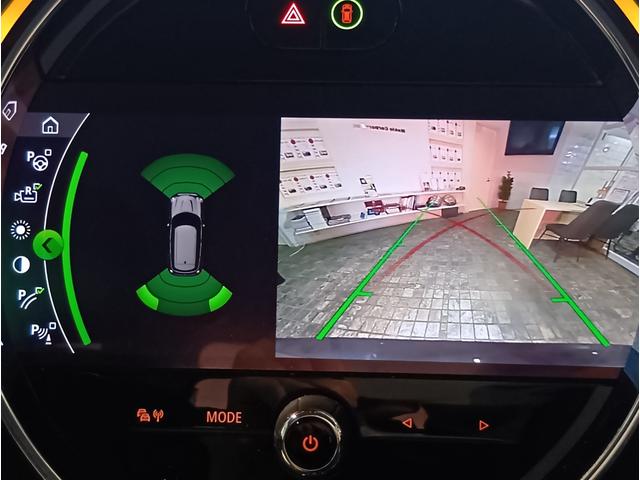 ＭＩＮＩ クーパーＤ　クロスオーバー　１オーナー　ディーラー記録Ｒ４　５　６　７あり　シートヒーター　パワーバックドア（フットオープン付）　バックカメラ　Ｂｌｕｅｔｏｏｔｈ　ドラレコ　アンビエントライト　純正ナビ　ルーフレール　トノカバー（7枚目）