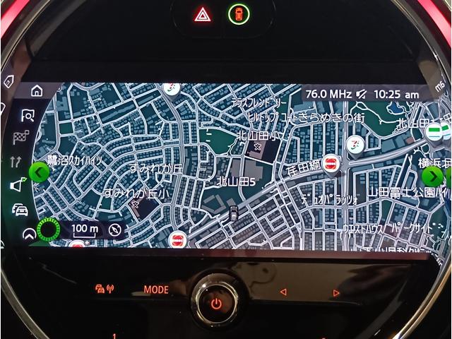 ＭＩＮＩ クーパーＤ　クロスオーバー　１オーナー　ディーラー記録Ｒ４　５　６　７あり　シートヒーター　パワーバックドア（フットオープン付）　バックカメラ　Ｂｌｕｅｔｏｏｔｈ　ドラレコ　アンビエントライト　純正ナビ　ルーフレール　トノカバー（8枚目）