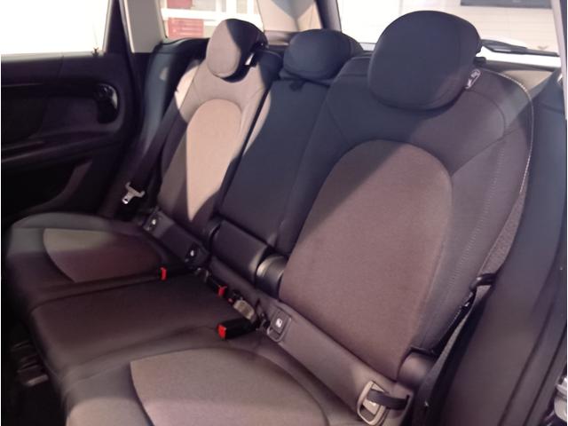 ＭＩＮＩ クーパーＤ　クロスオーバー　１オーナー　ディーラー記録Ｒ４　５　６　７あり　シートヒーター　パワーバックドア（フットオープン付）　バックカメラ　Ｂｌｕｅｔｏｏｔｈ　ドラレコ　アンビエントライト　純正ナビ　ルーフレール　トノカバー（32枚目）