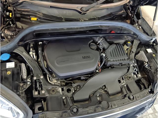 ＭＩＮＩ クーパーＤ　クロスオーバー　１オーナー　ディーラー記録Ｒ４　５　６　７あり　シートヒーター　パワーバックドア（フットオープン付）　バックカメラ　Ｂｌｕｅｔｏｏｔｈ　ドラレコ　アンビエントライト　純正ナビ　ルーフレール　トノカバー（45枚目）
