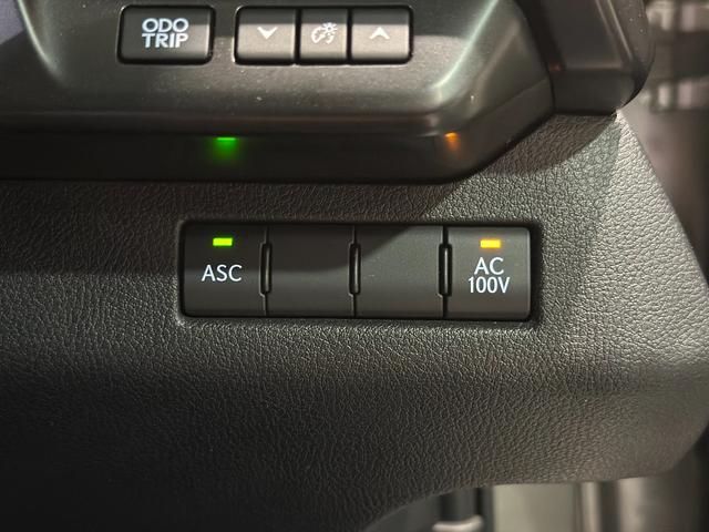 ＵＸ ＵＸ３００ｅ　バージョンＣ　ディーラー記録簿Ｒ３．Ｒ４．Ｒ５．Ｒ６．Ｒ７有　ブラインドスポット　ハンズフリーパワーバックドア地デジ　マークレビンソン　シートヒーター＆エアコン　ステアリングヒーター　パワーシート　ナノイー（35枚目）