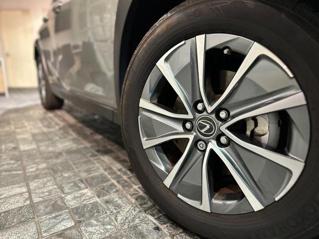 ＵＸ ＵＸ３００ｅ　バージョンＣ　ディーラー記録簿Ｒ３．Ｒ４．Ｒ５．Ｒ６．Ｒ７有　ブラインドスポット　ハンズフリーパワーバックドア地デジ　マークレビンソン　シートヒーター＆エアコン　ステアリングヒーター　パワーシート　ナノイー（58枚目）